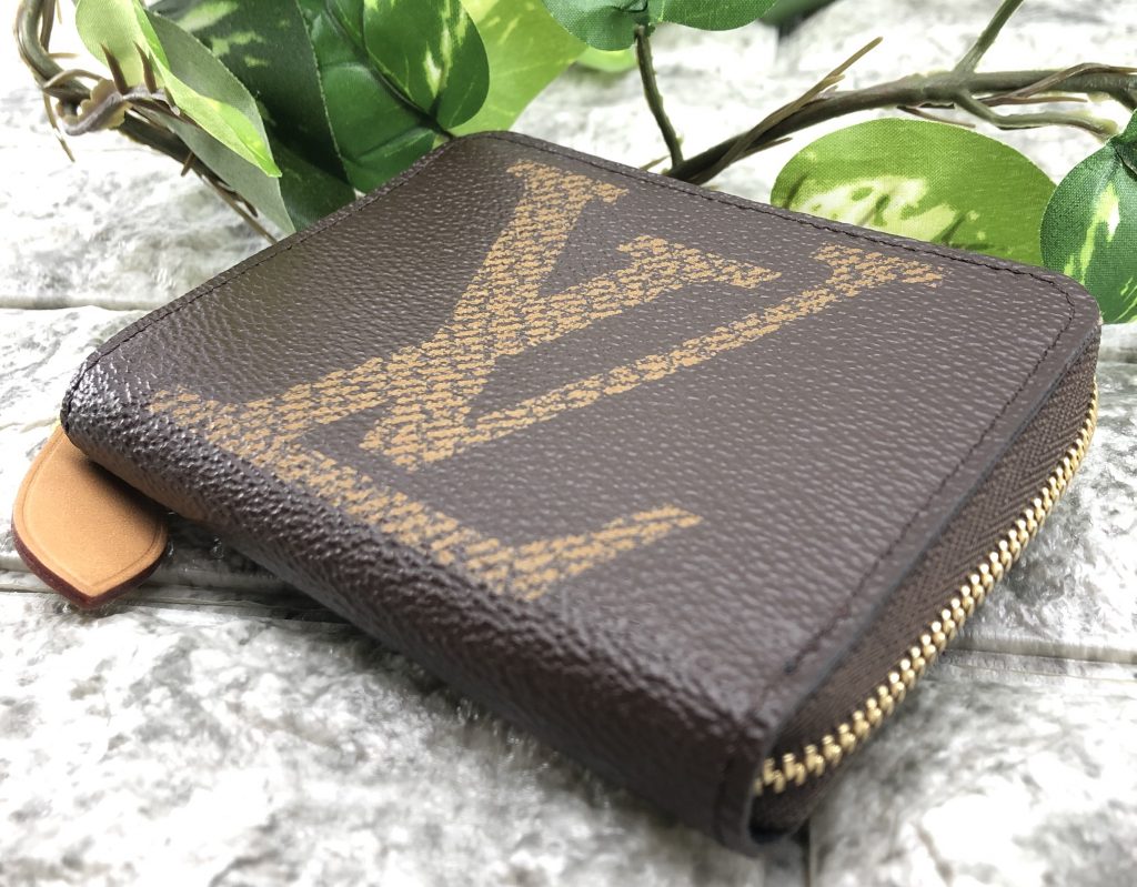 ルイヴィトンのコインケースM67690が人気でオススメ