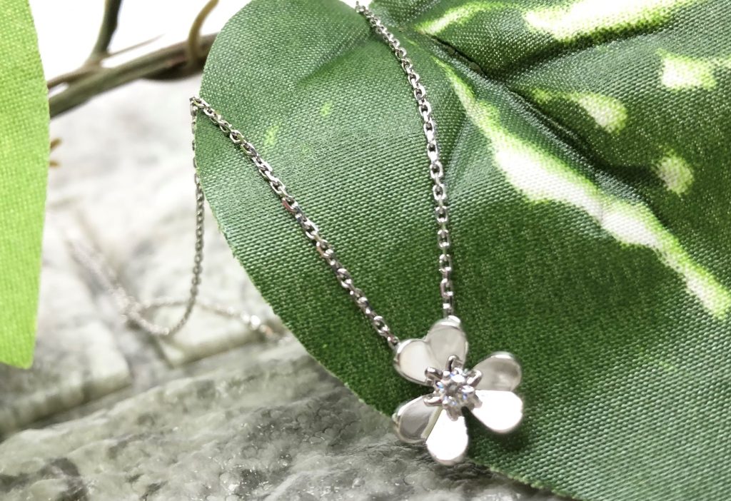 ヴァンクリーフアーペル「フリヴォルコレクション」買う前に