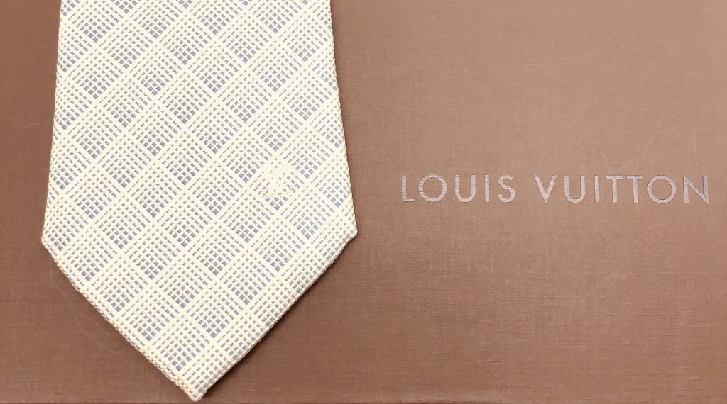 ルイヴィトンのネクタイを買うなら質屋！ビックリ価格で販売中