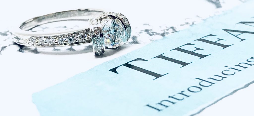 絶対に欲しい！婚約指輪はティファニーのリボンリングで決まり！？