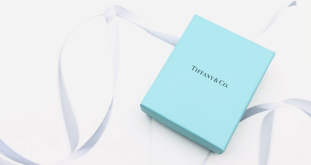 まだ迷ってる？ティファニーのTスマイルペンダント