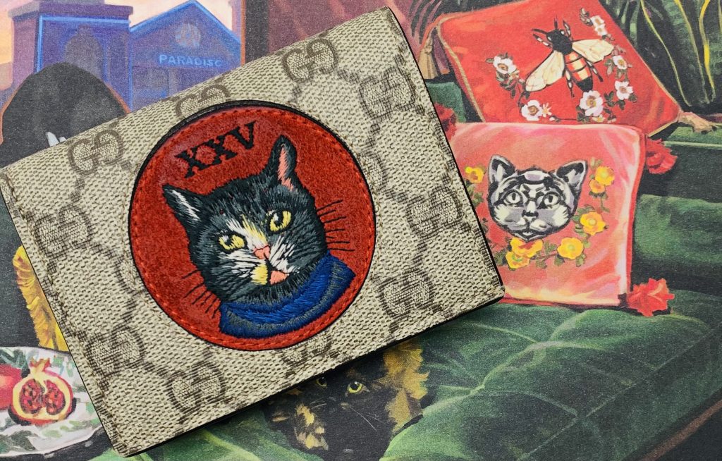 499380.0953 ミスキャットの二つ折り財布を買取しました