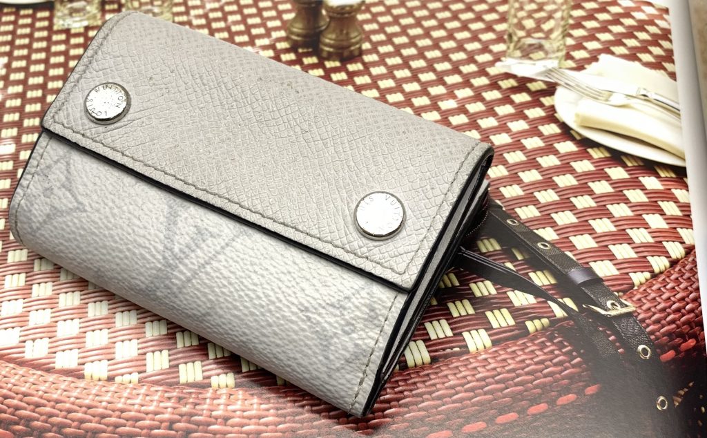 【LV】ディスカバリー コンパクト ウォレットレビュー