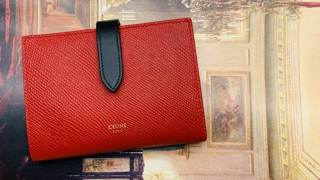 セリーヌのストラップウォレットの使い勝手「買うべき財布？」