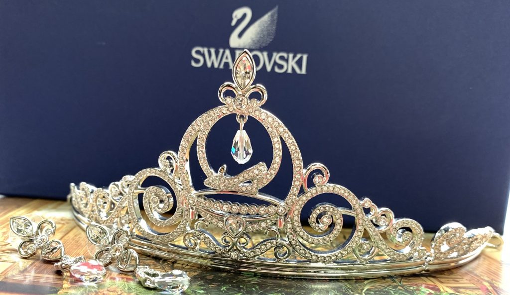 スワロフスキーのティアラ「ブランドティアラが欲しい」